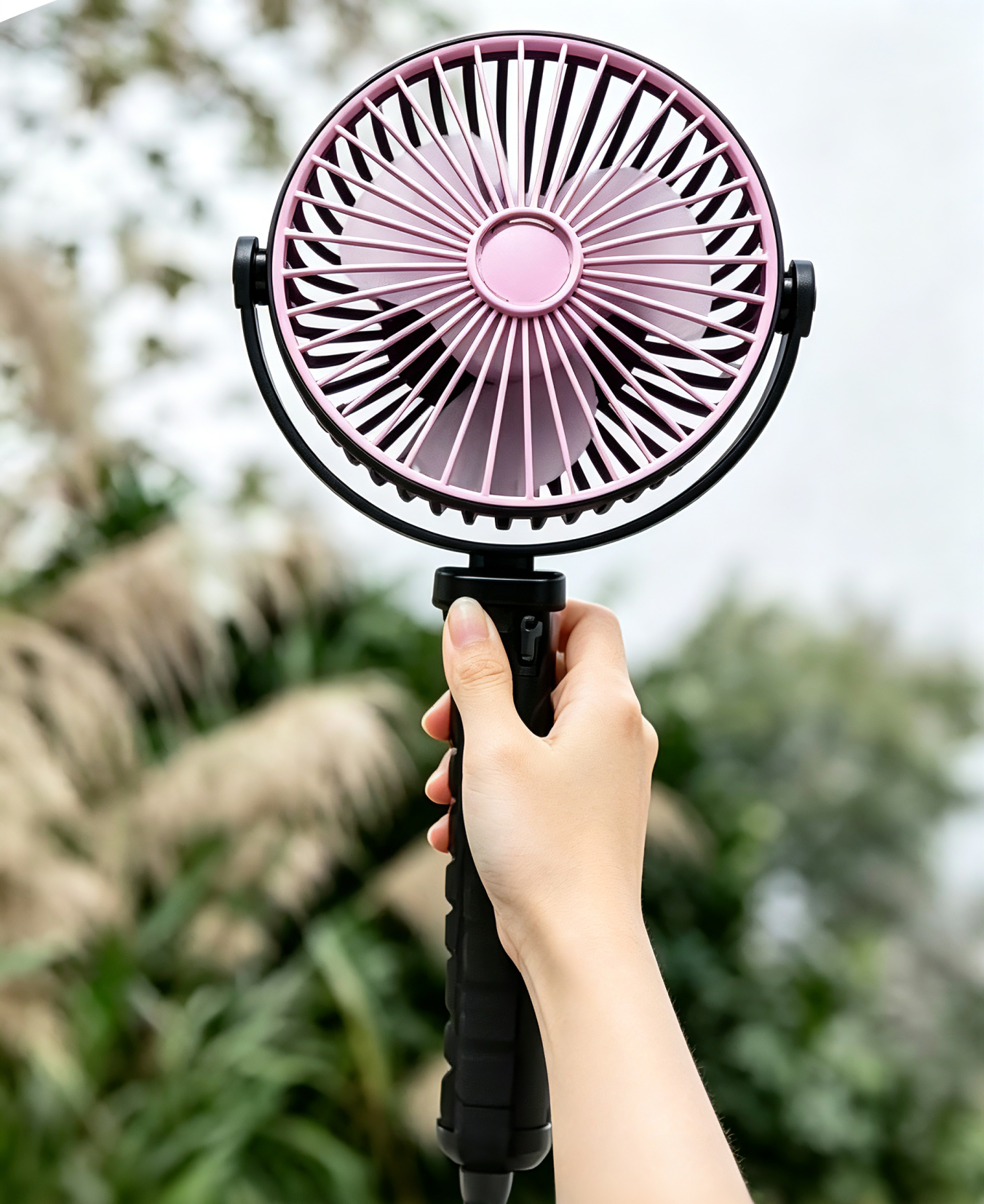 Mini Fan with Octopus-shaped Shaking Head Light